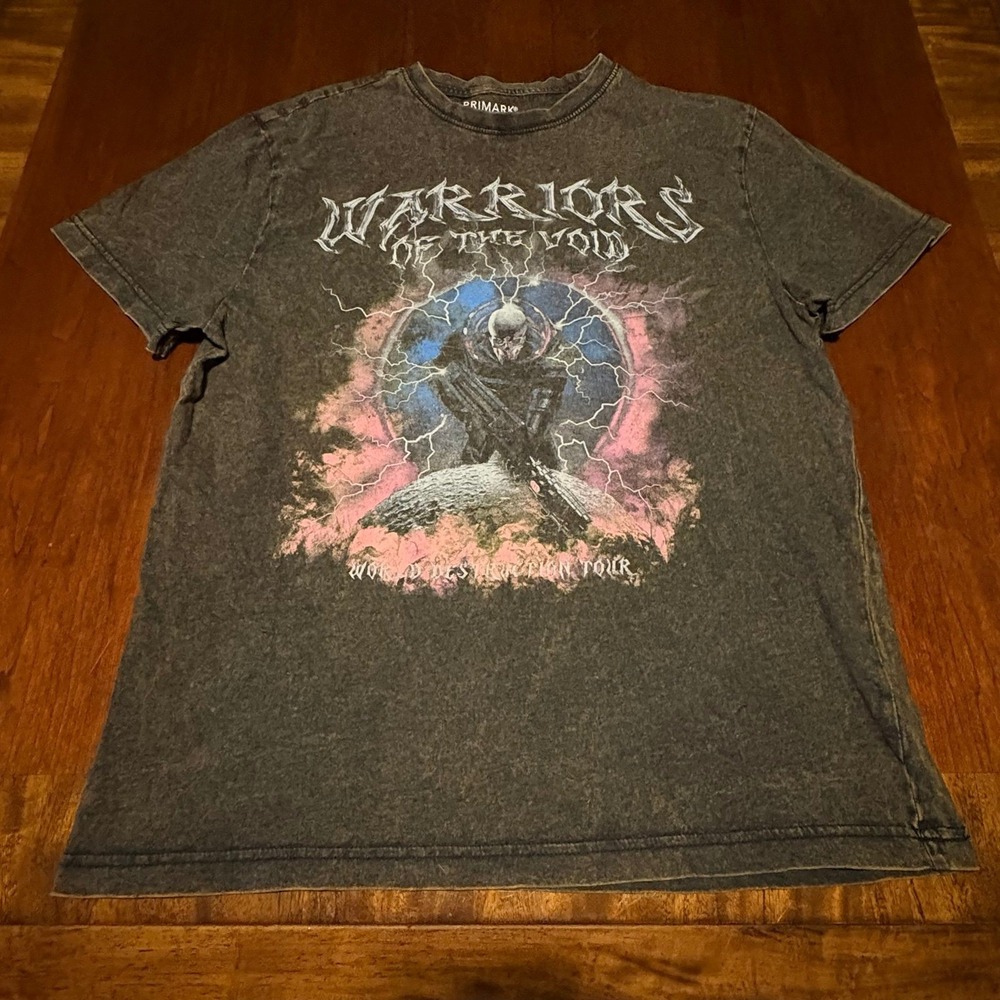 Warriors Of The‎ World Graphic Tee Acid Wash Metal Style L